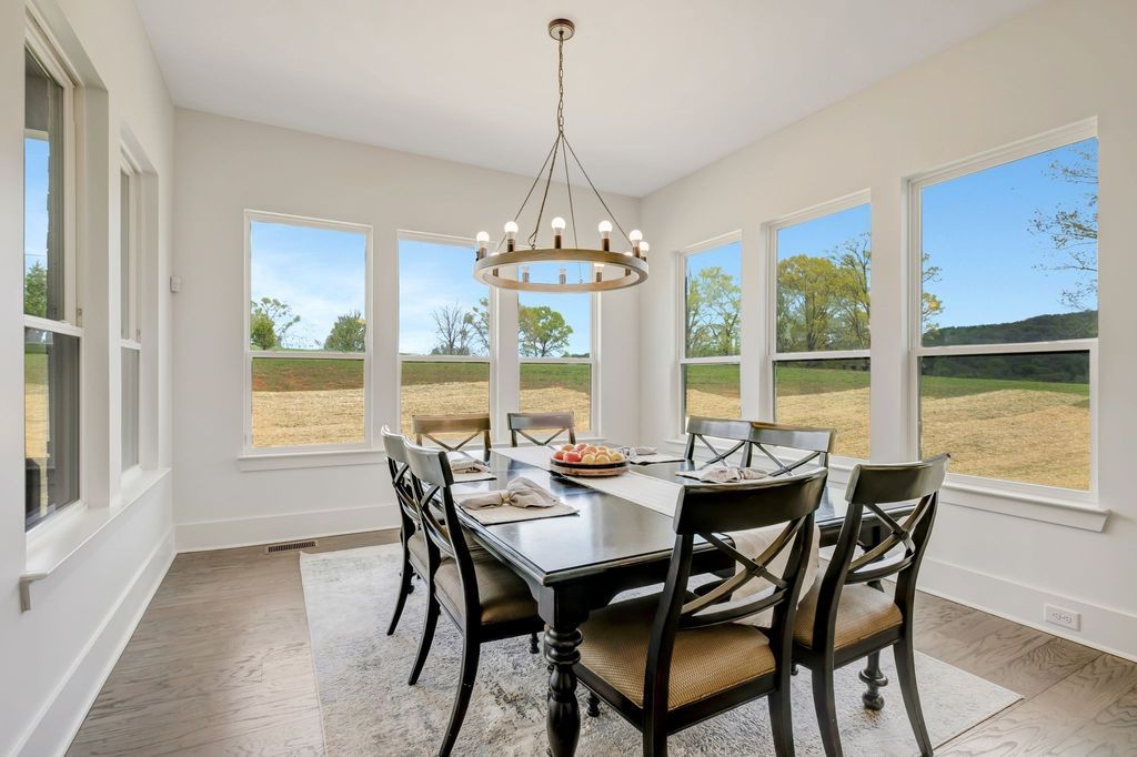 Countryside Retreat in Tennessee 5 Acres of Natural Beauty and Elegant Living for 2595000 23