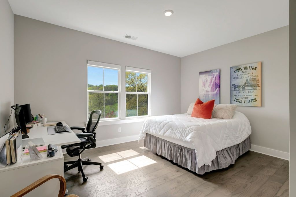 Countryside Retreat in Tennessee 5 Acres of Natural Beauty and Elegant Living for 2595000 43