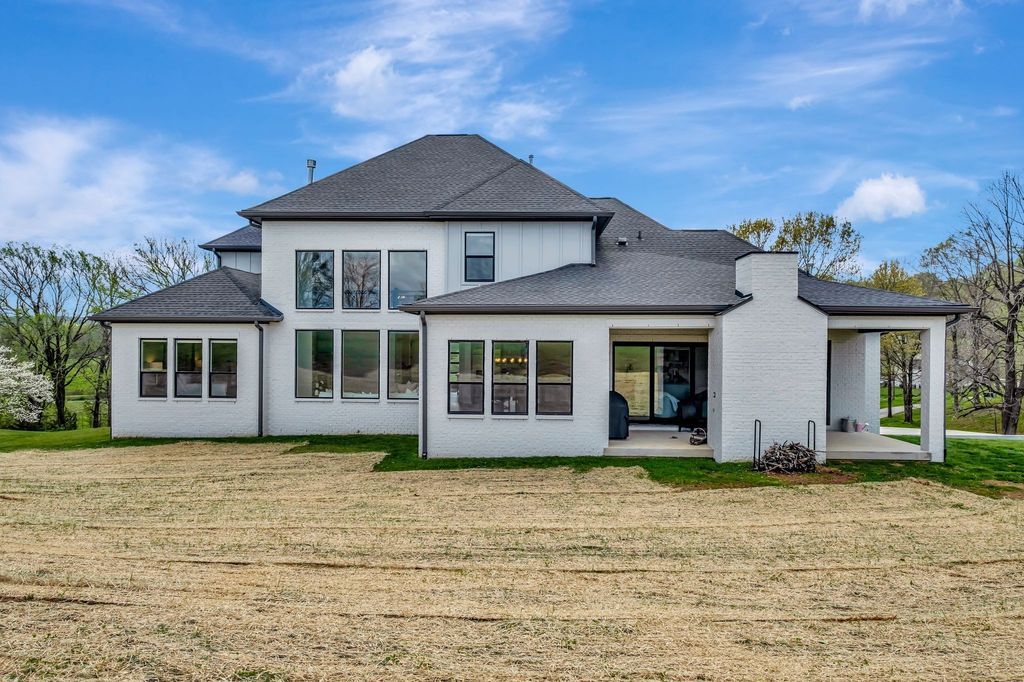 Countryside Retreat in Tennessee 5 Acres of Natural Beauty and Elegant Living for 2595000 48