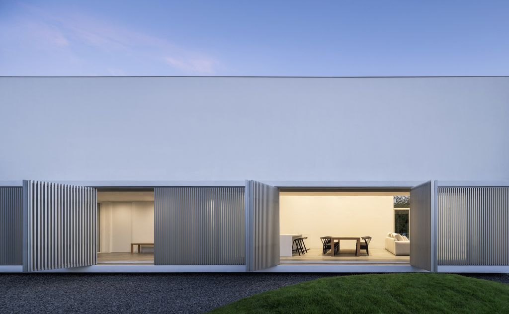 Dew House in Thailand by Ayutt and Associates Design 1