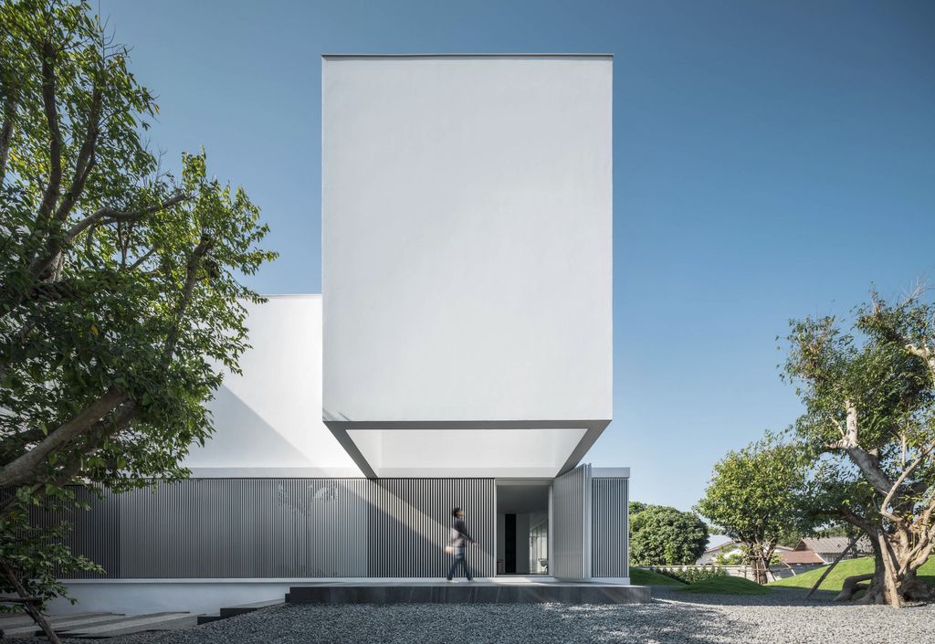 Dew House in Thailand by Ayutt and Associates Design