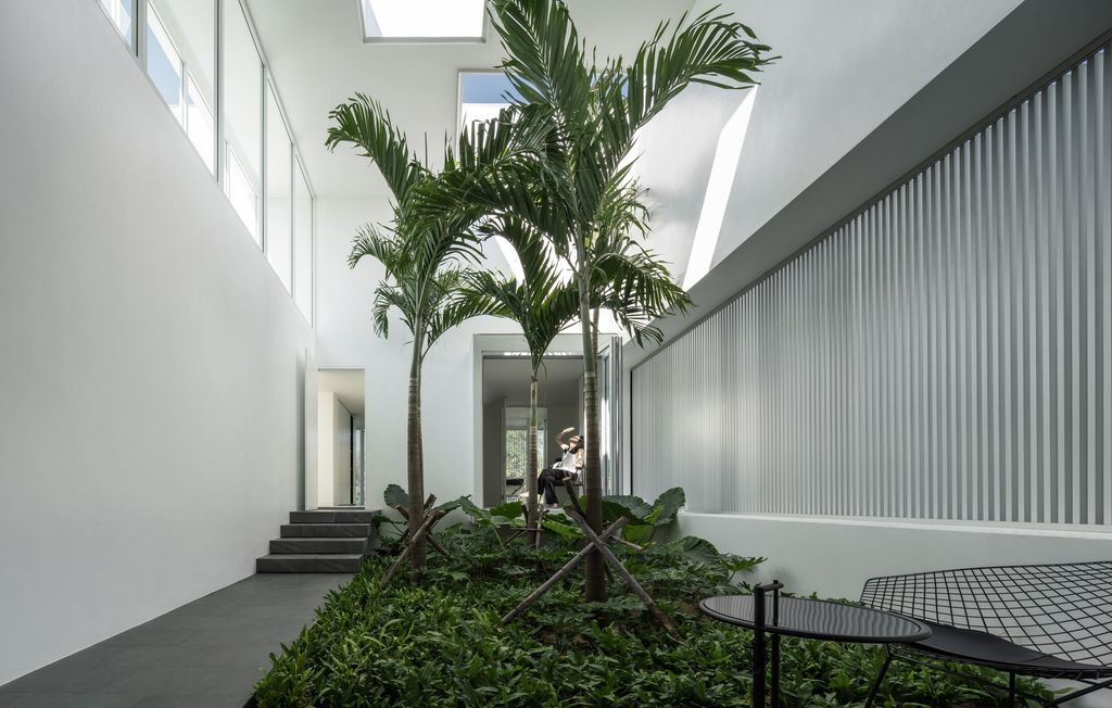 Dew House in Thailand by Ayutt and Associates Design