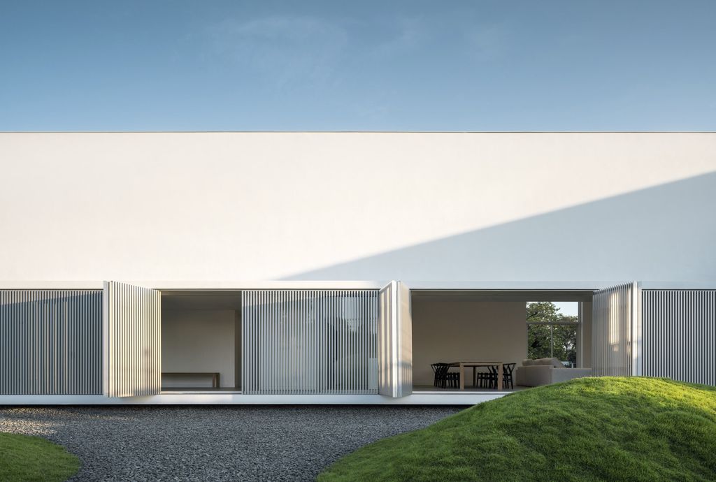 Dew House in Thailand by Ayutt and Associates Design