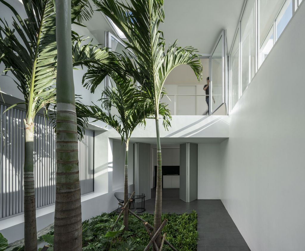 Dew House in Thailand by Ayutt and Associates Design