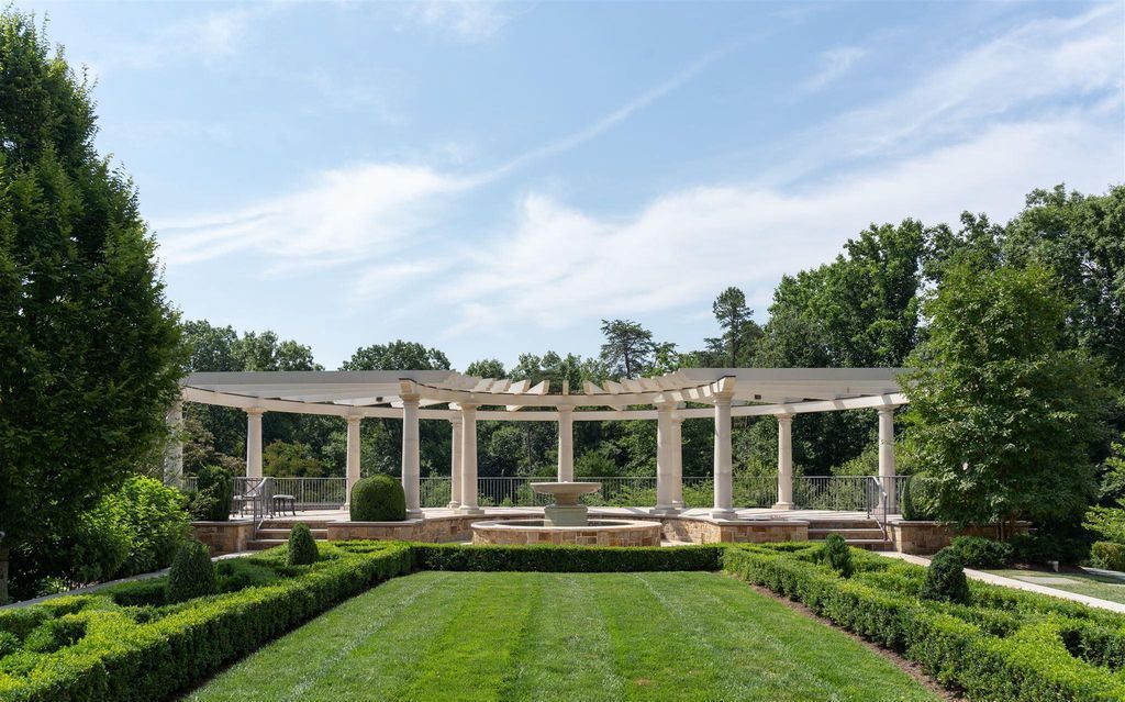 Edgehill Estate Classic All Brick Colonial on 11 Acres for 15 Million 31