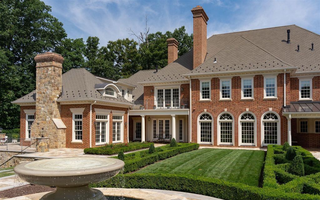 Edgehill Estate Classic All Brick Colonial on 11 Acres for 15 Million 34