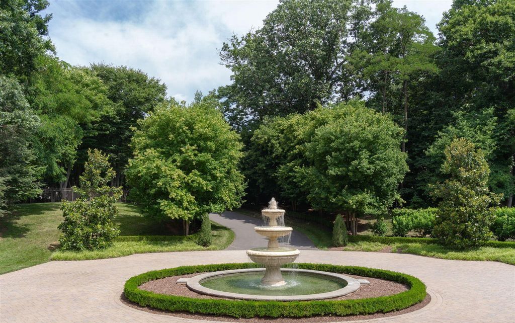 Edgehill Estate Classic All Brick Colonial on 11 Acres for 15 Million 4