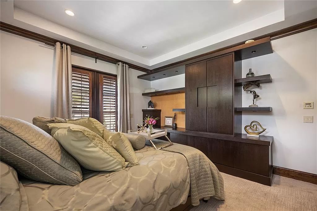 Introducing a rare opportunity to own a unique lakeside property on Lake Maitland, part of the prestigious Chain of Lakes.