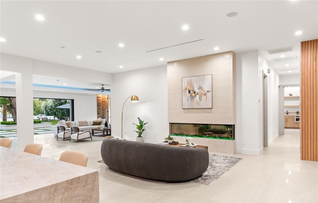 Experience Ultimate Luxury Living in Las Vegass Historic District A 5.49 Million Masterpiece 10