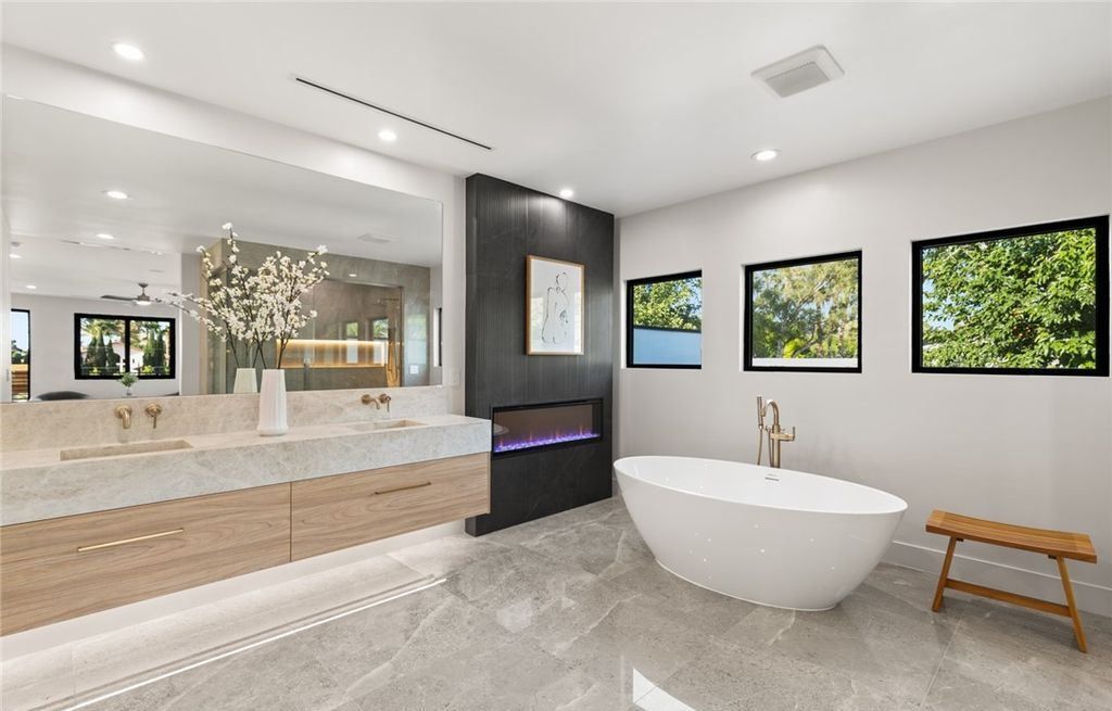 Experience Ultimate Luxury Living in Las Vegass Historic District A 5.49 Million Masterpiece 33