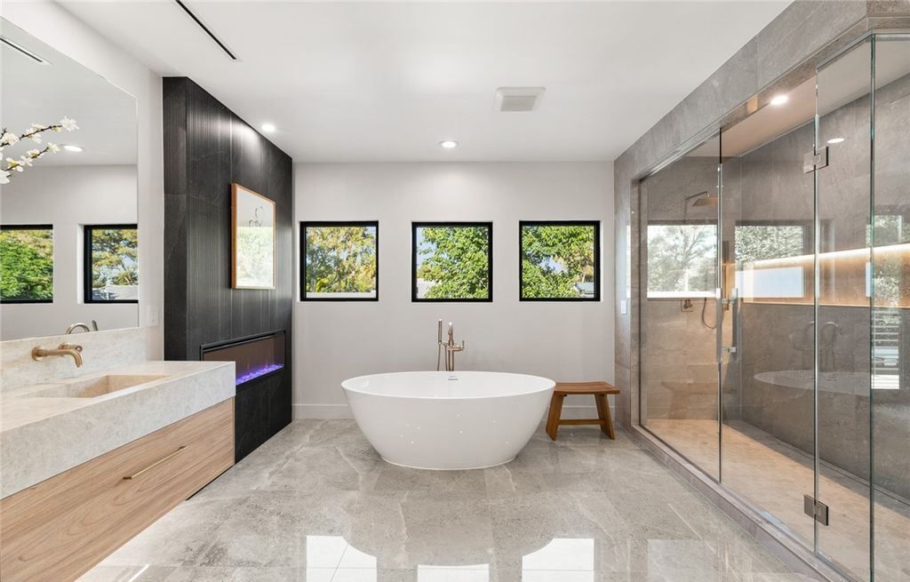 Experience Ultimate Luxury Living in Las Vegass Historic District A 5.49 Million Masterpiece 34