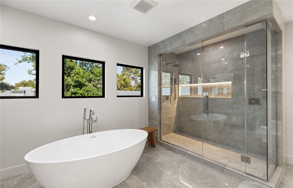 Experience Ultimate Luxury Living in Las Vegass Historic District A 5.49 Million Masterpiece 35