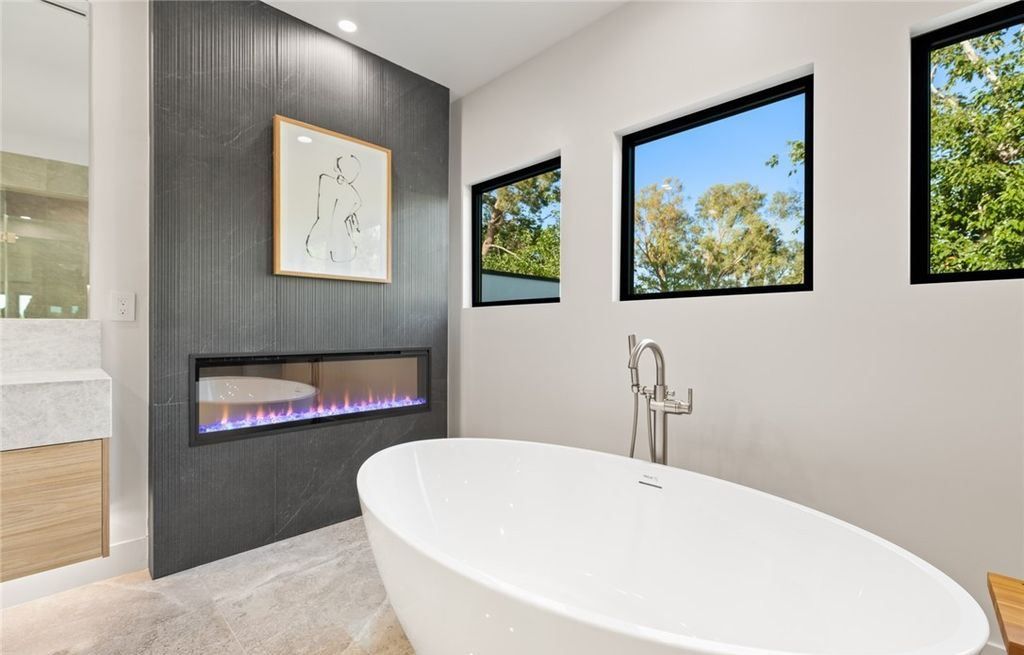 Experience Ultimate Luxury Living in Las Vegass Historic District A 5.49 Million Masterpiece 37