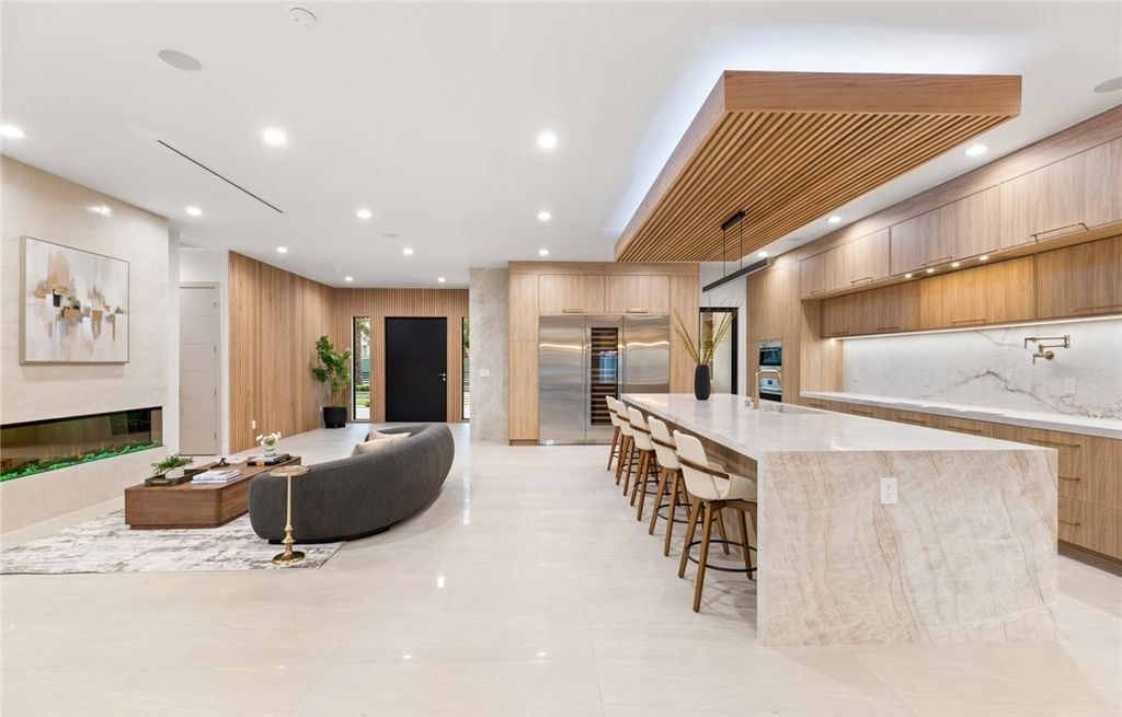 Experience Ultimate Luxury Living in Las Vegass Historic District A 5.49 Million Masterpiece 4