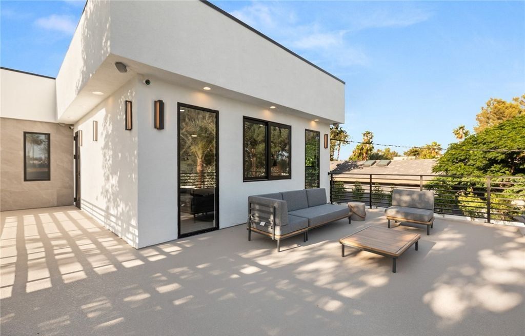 Experience Ultimate Luxury Living in Las Vegass Historic District A 5.49 Million Masterpiece 41