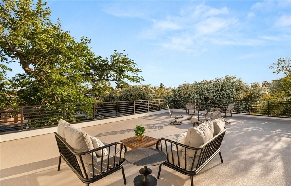 Experience Ultimate Luxury Living in Las Vegass Historic District A 5.49 Million Masterpiece 44