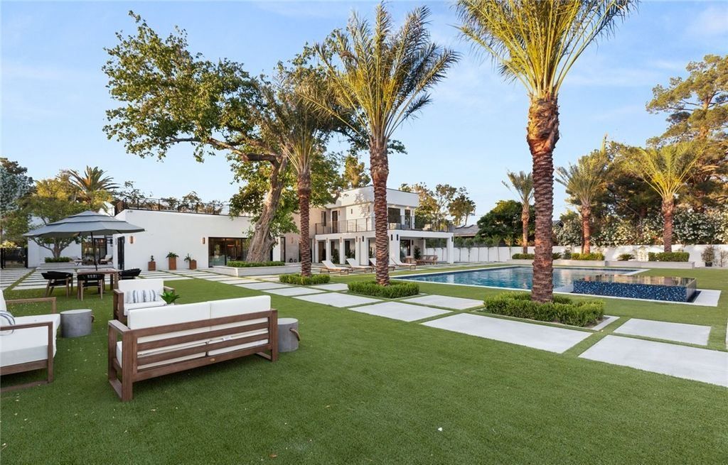 Experience Ultimate Luxury Living in Las Vegass Historic District A 5.49 Million Masterpiece 45
