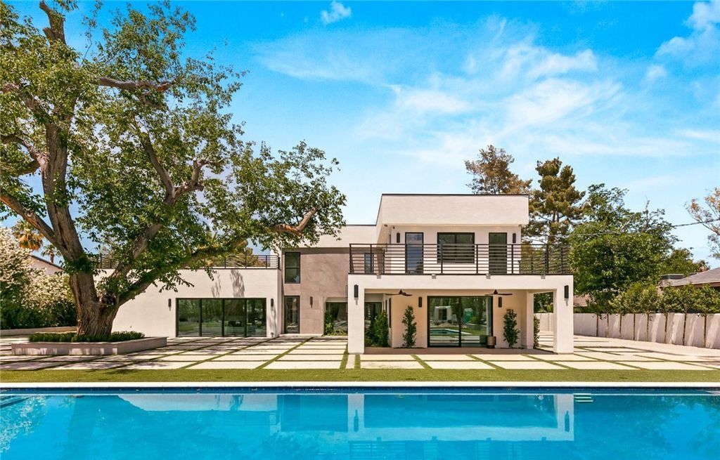 Experience Ultimate Luxury Living in Las Vegass Historic District A 5.49 Million Masterpiece 47