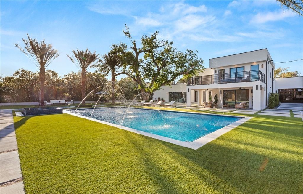Experience Ultimate Luxury Living in Las Vegass Historic District A 5.49 Million Masterpiece 49