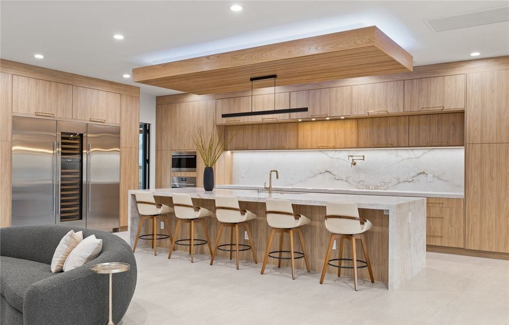 Experience Ultimate Luxury Living in Las Vegass Historic District A 5.49 Million Masterpiece 5