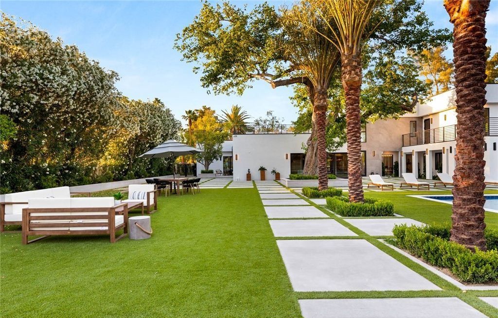 Experience Ultimate Luxury Living in Las Vegass Historic District A 5.49 Million Masterpiece 50