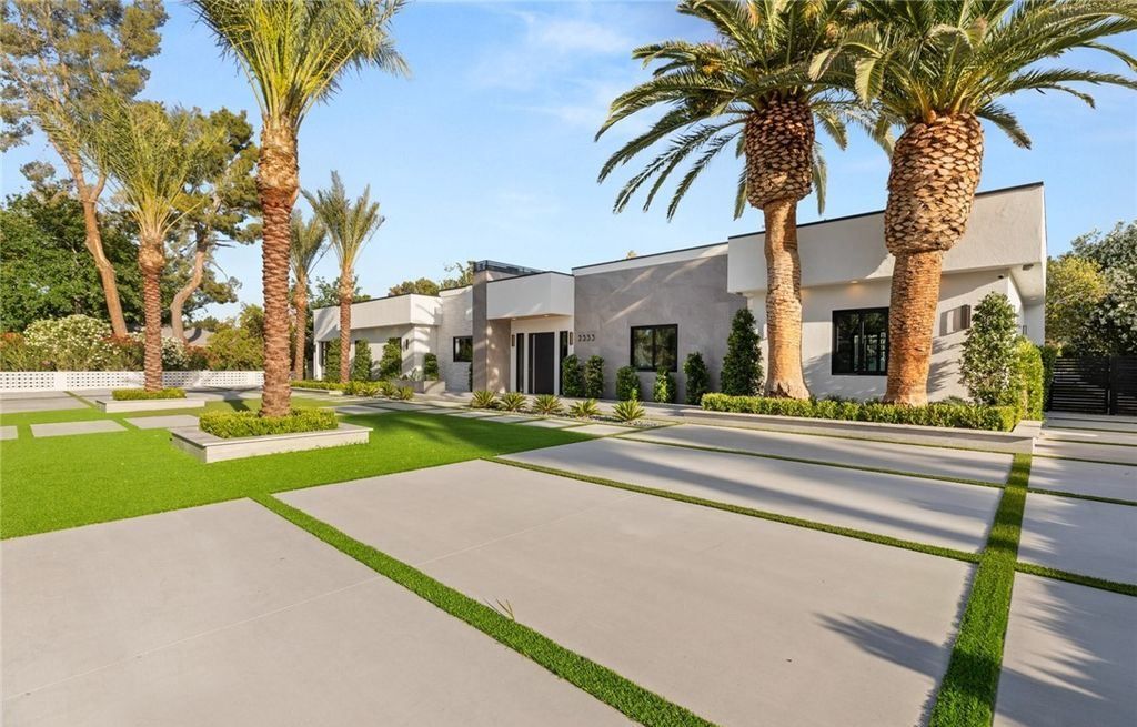 Experience Ultimate Luxury Living in Las Vegass Historic District A 5.49 Million Masterpiece 55