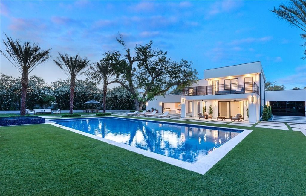 Experience Ultimate Luxury Living in Las Vegass Historic District A 5.49 Million Masterpiece 60