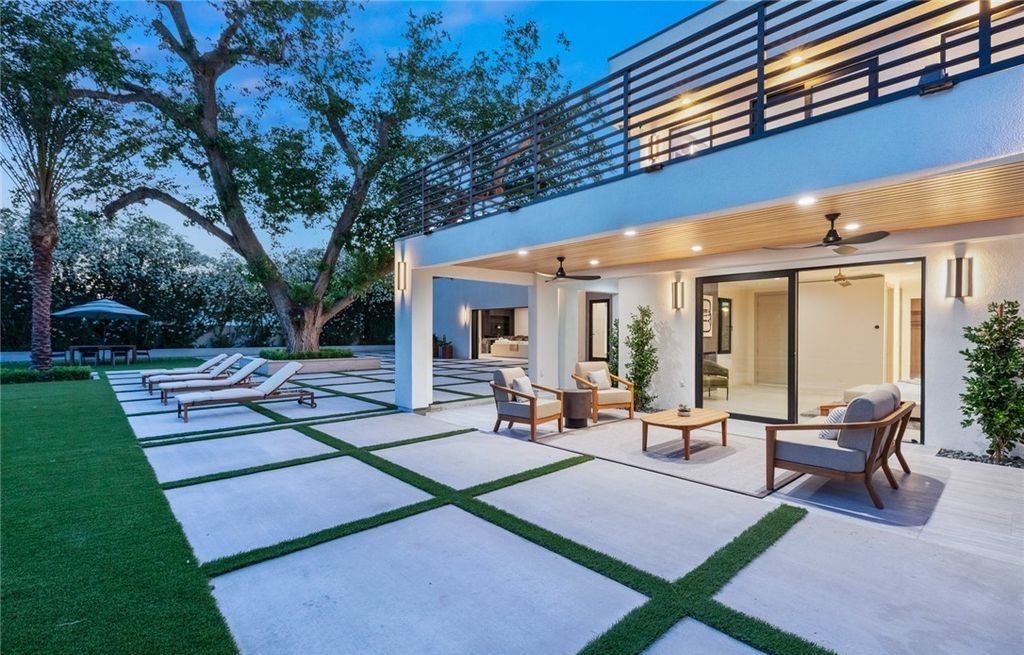 Experience Ultimate Luxury Living in Las Vegass Historic District A 5.49 Million Masterpiece 62