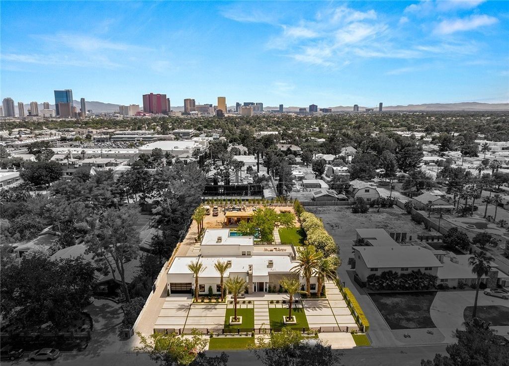 Experience Ultimate Luxury Living in Las Vegass Historic District A 5.49 Million Masterpiece 68