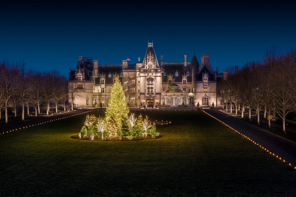 Explorer The Largest Home in America Biltmore House 10