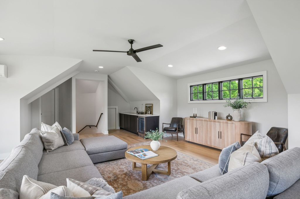 Exquisite Tennessee Luxury Home with Masterful Craftsmanship Listed for 2.4 Million 28