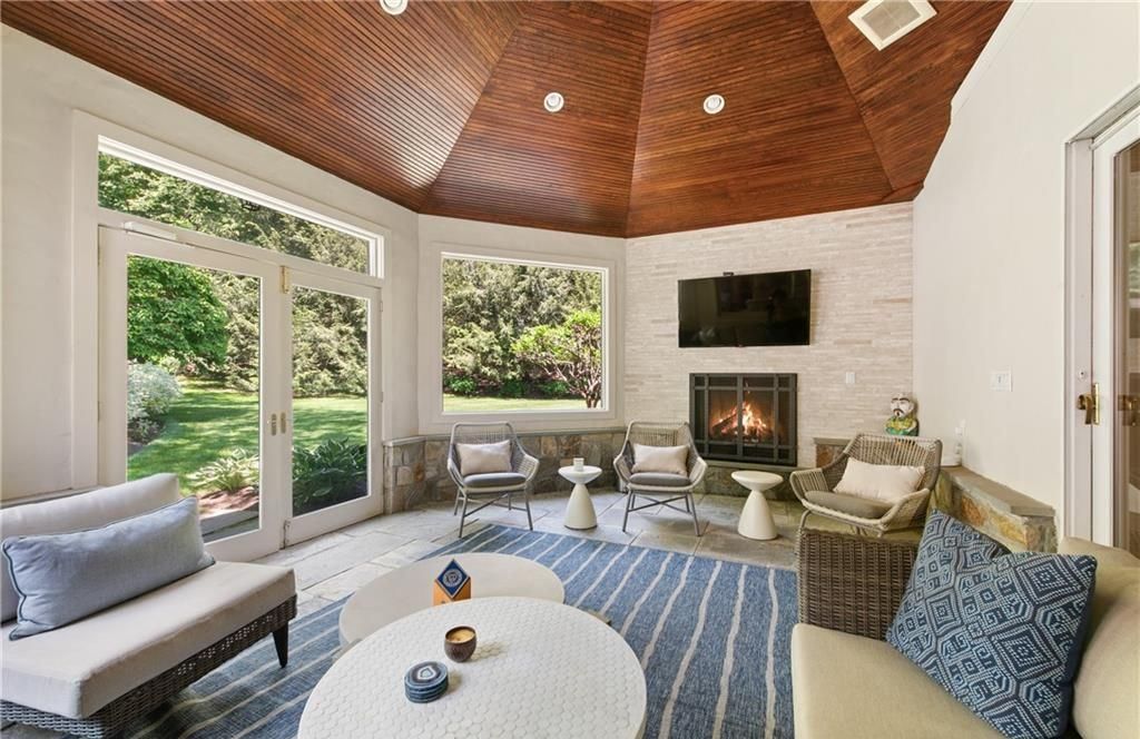 Hamptons Style Estate on Over 2 Lush Acres in New York Listed for 3.7 Million 13