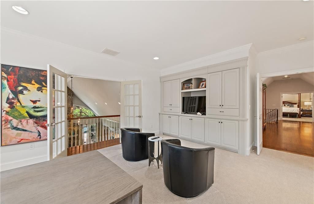 Hamptons Style Estate on Over 2 Lush Acres in New York Listed for 3.7 Million 14