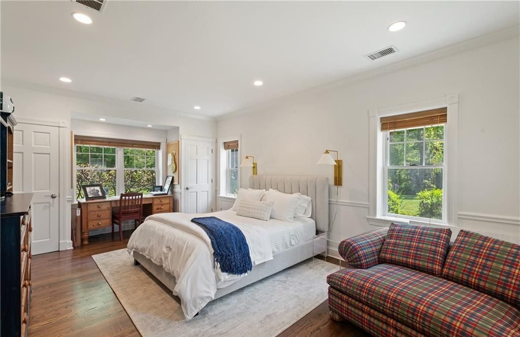 Hamptons Style Estate on Over 2 Lush Acres in New York Listed for 3.7 Million 18