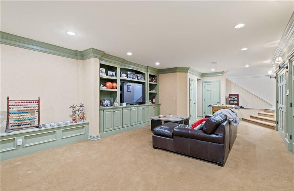 Hamptons Style Estate on Over 2 Lush Acres in New York Listed for 3.7 Million 23