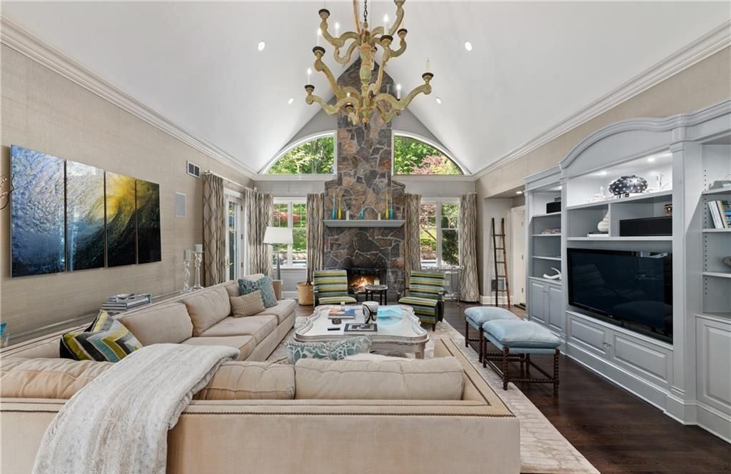 Hamptons Style Estate on Over 2 Lush Acres in New York Listed for 3.7 Million 4