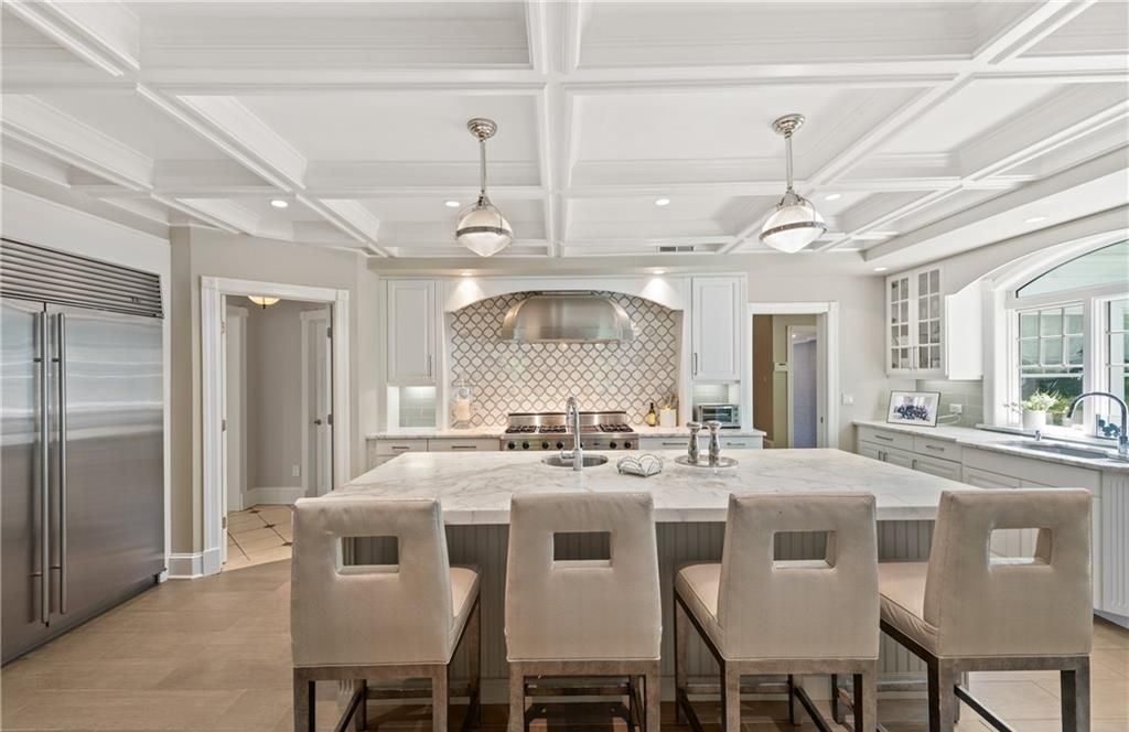 Hamptons Style Estate on Over 2 Lush Acres in New York Listed for 3.7 Million 8