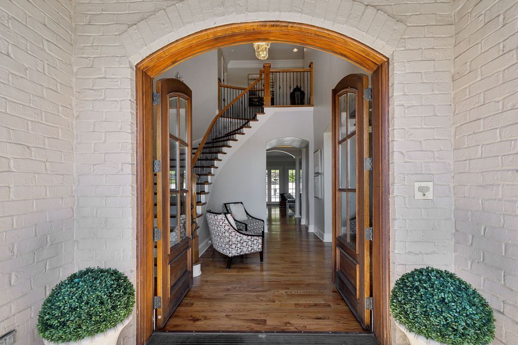 Luxurious Tennessee Home on Private Wooded Acre Lot Listed for 3.9 Million 10