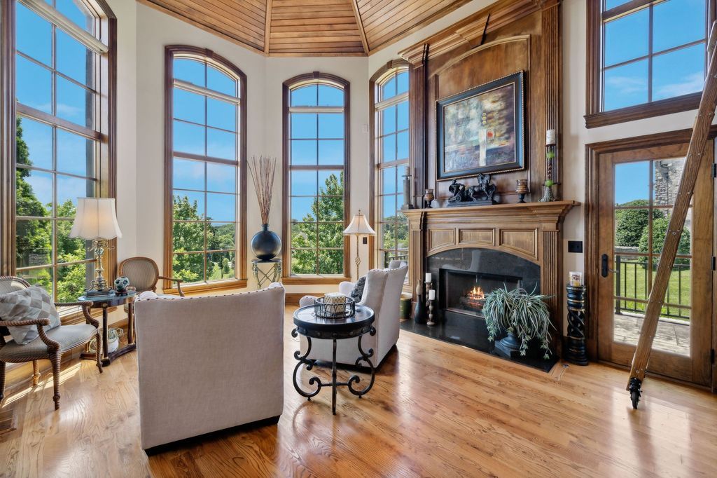 Luxurious Tennessee Home on Private Wooded Acre Lot Listed for 3.9 Million 12
