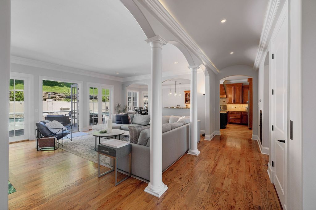 Luxurious Tennessee Home on Private Wooded Acre Lot Listed for 3.9 Million 15