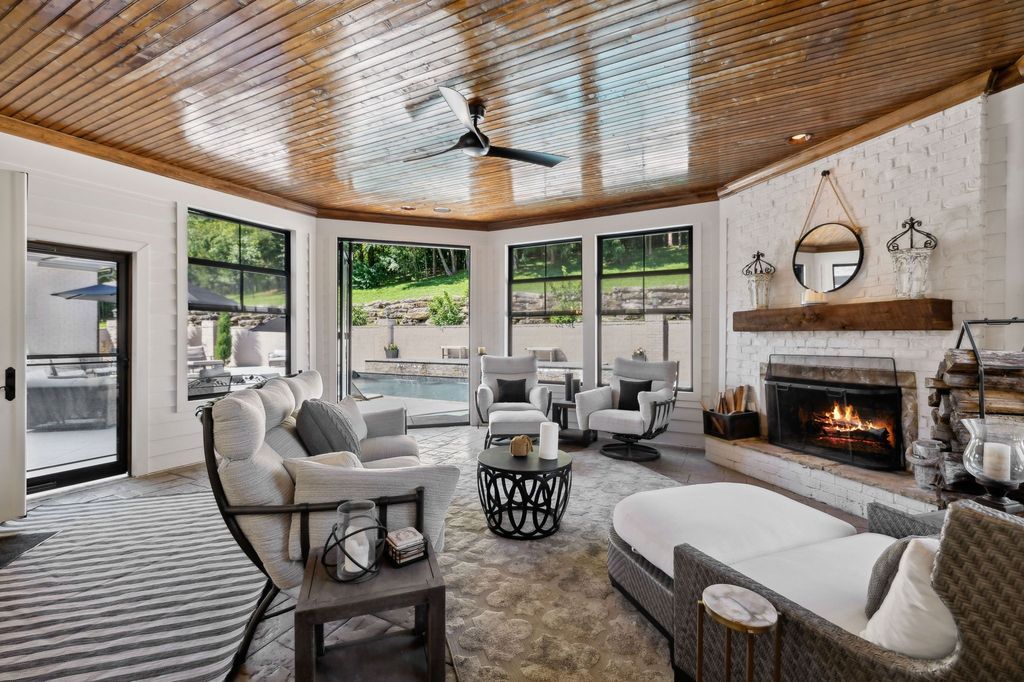 Luxurious Tennessee Home on Private Wooded Acre Lot Listed for 3.9 Million 20