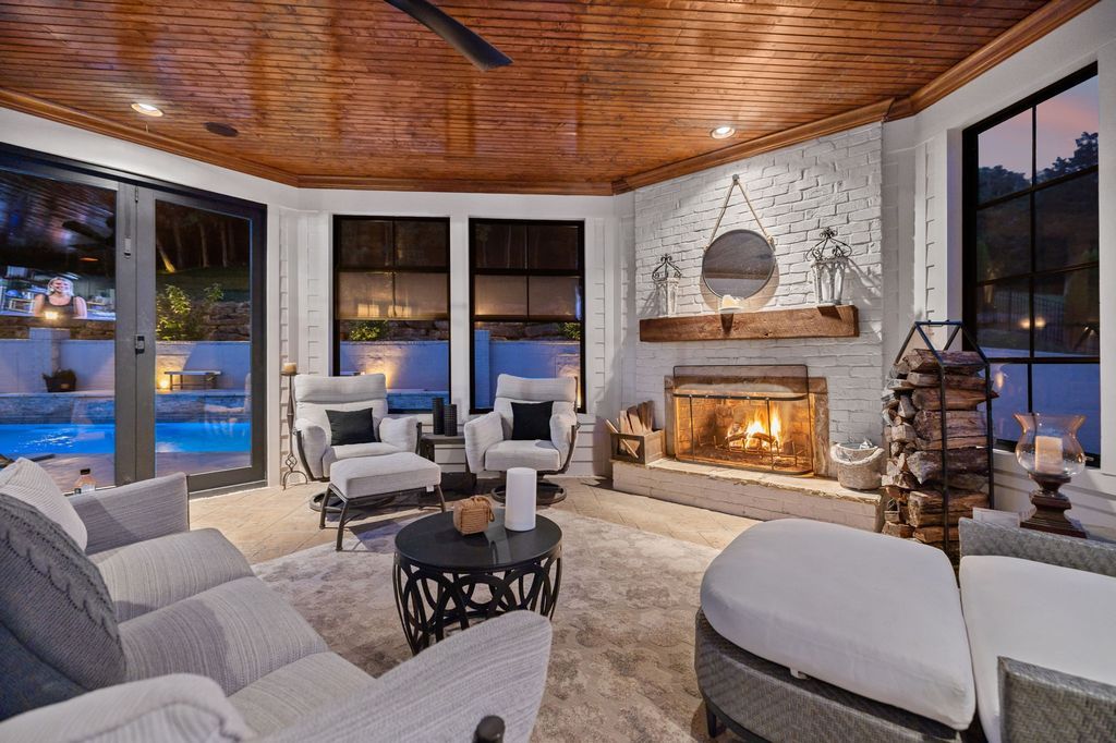 Luxurious Tennessee Home on Private Wooded Acre Lot Listed for 3.9 Million 30