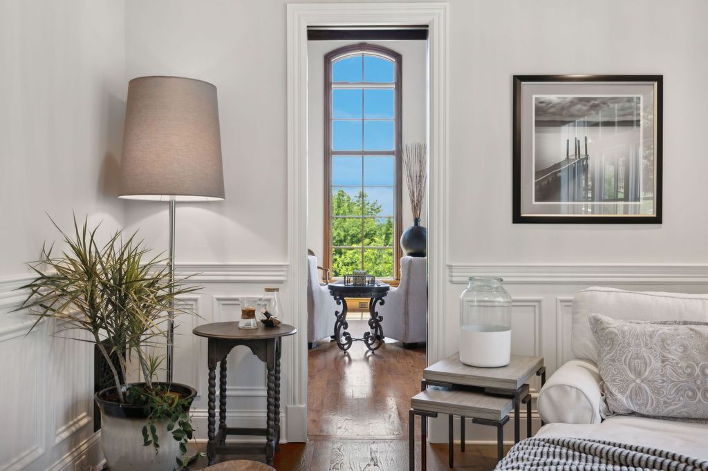 Luxurious Tennessee Home on Private Wooded Acre Lot Listed for 3.9 Million 32
