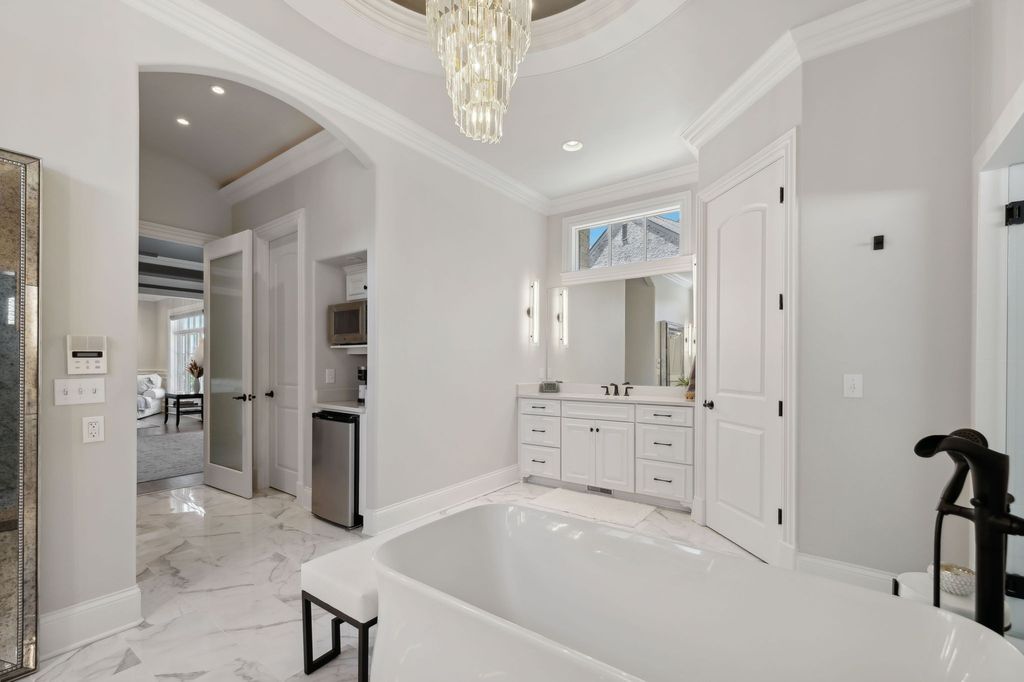 Luxurious Tennessee Home on Private Wooded Acre Lot Listed for 3.9 Million 38