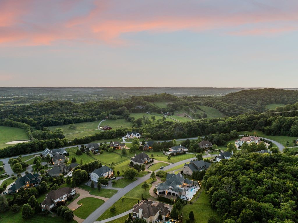 Luxurious Tennessee Home on Private Wooded Acre Lot Listed for 3.9 Million 4