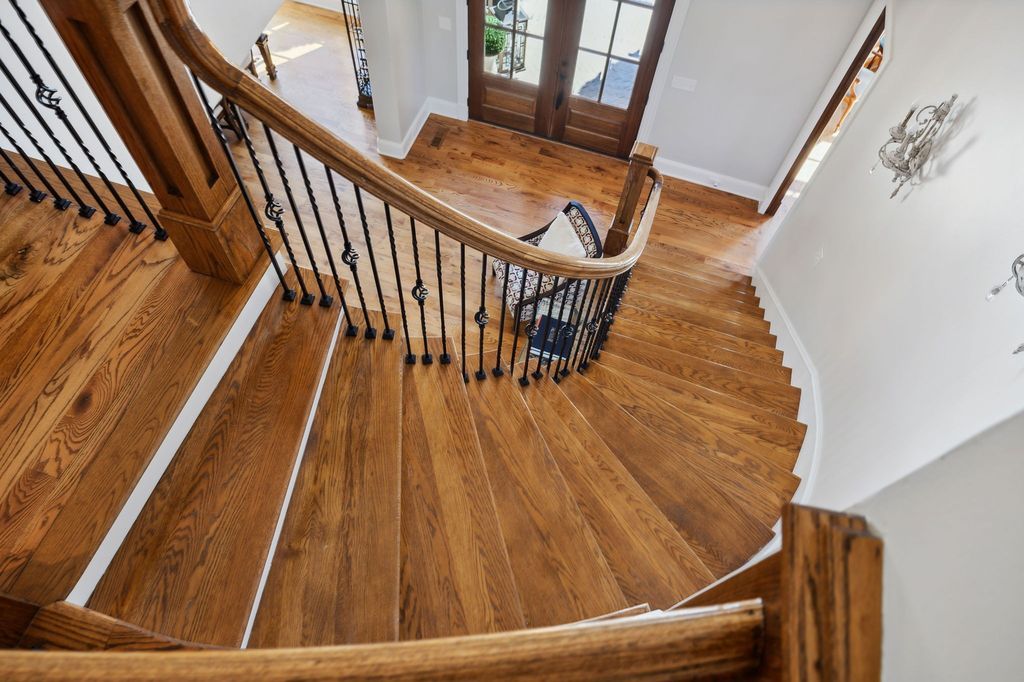 Luxurious Tennessee Home on Private Wooded Acre Lot Listed for 3.9 Million 41