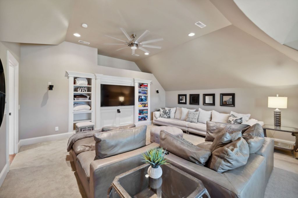 Luxurious Tennessee Home on Private Wooded Acre Lot Listed for 3.9 Million 46