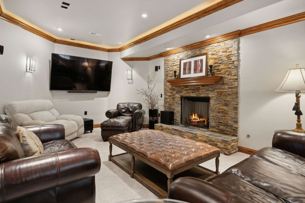 Luxurious Tennessee Home on Private Wooded Acre Lot Listed for 3.9 Million 51