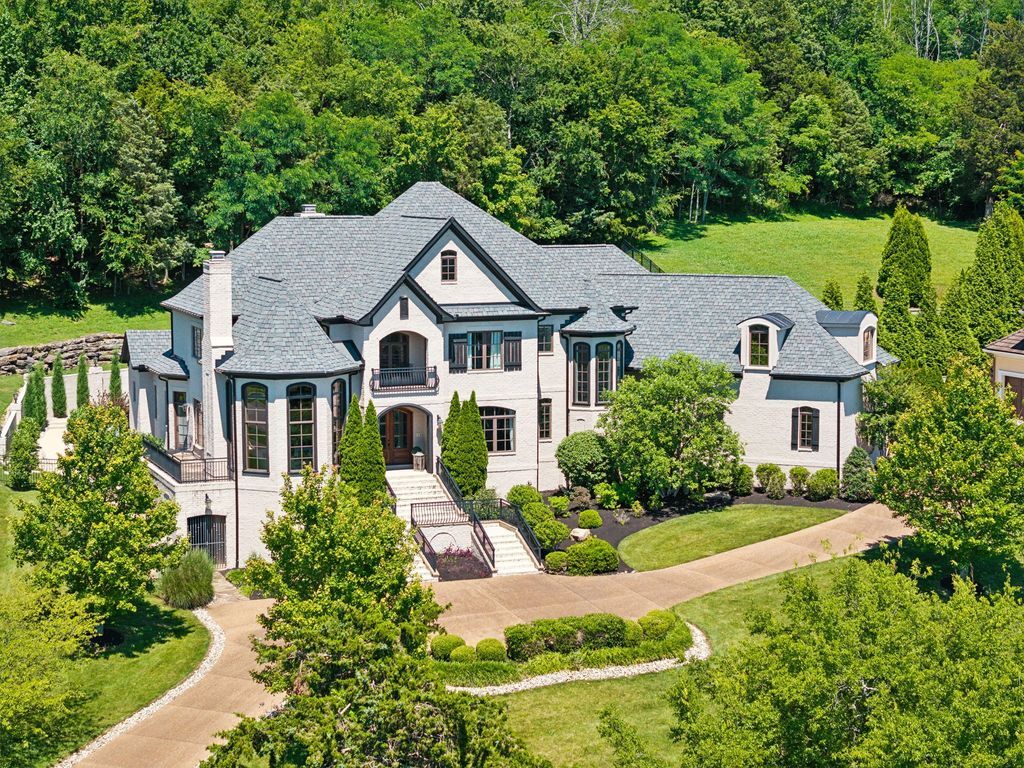 Luxurious Tennessee Home on Private Wooded Acre Lot Listed for 3.9 Million 56