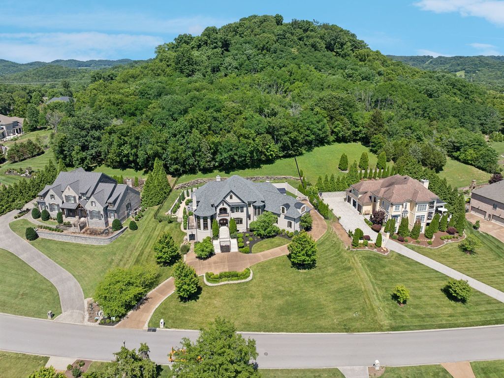 Luxurious Tennessee Home on Private Wooded Acre Lot Listed for 3.9 Million 58